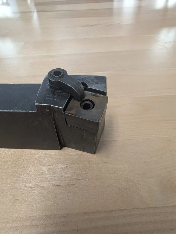 Режущий инструмент KENNAMETAL LATHE TOOLHOLDER DSKNL-866 1.5" SHANK LATHE INSERT — фото лота 2