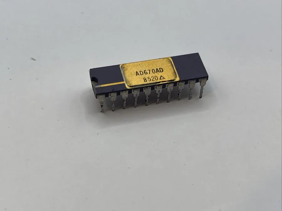 Микросхема AD670AD Analog Devices Analog to Digital Converter IC ceramic 20 pin  — фото лота 1