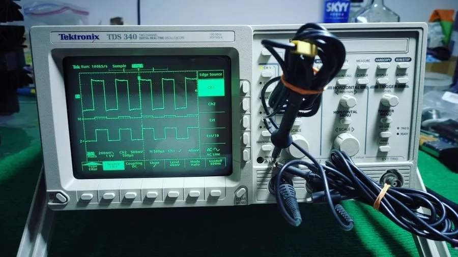 Осциллограф TEKTRONIX TDS340 Digital Oscilloscope 100MHz 2-ch 500 MS/s