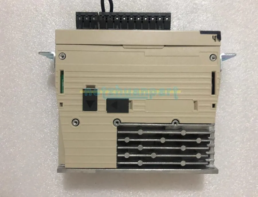 Сервопривод Yaskawa Servo Drive SGDV-R70A11A001000