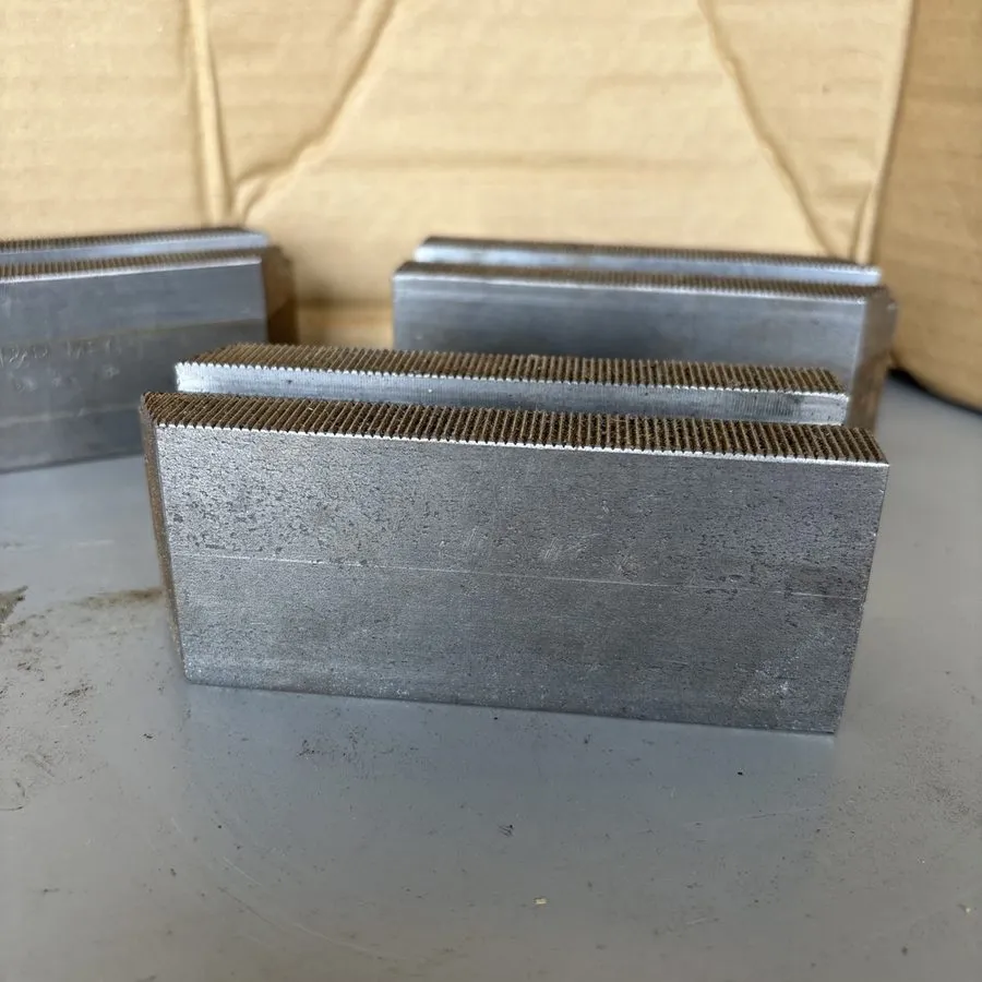 Режущий инструмент H & R MANUFACTURING Soft Lathe Chuck Jaw : Serrated HR-82-2.0