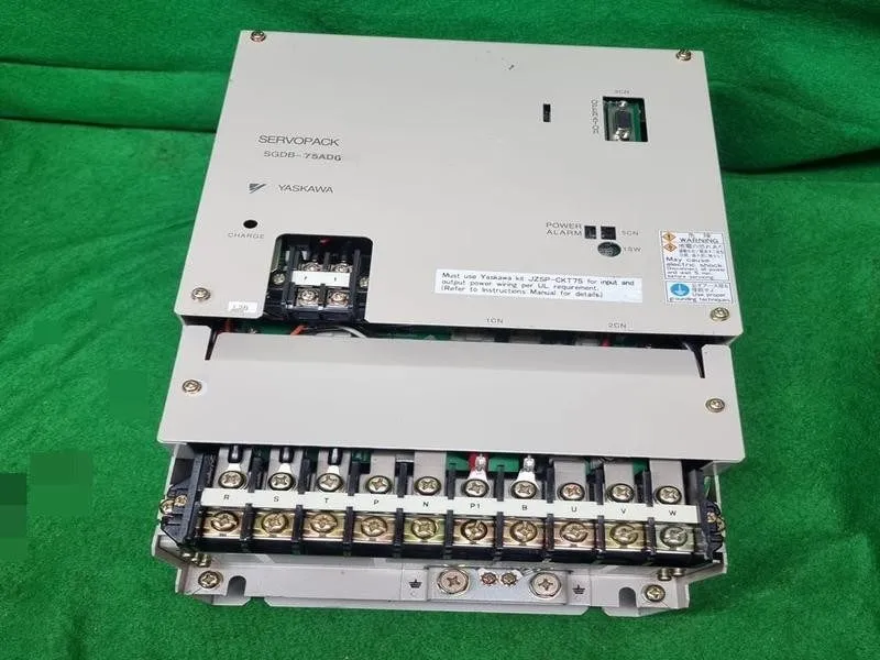 Сервопривод YASKAWA / SGDB-75ADG / SERVOPACK �߰�