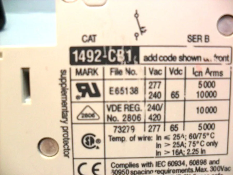 Автоматический выключатель Allen Bradley 1 1492-CB1 G020 Circuit Breaker 2A