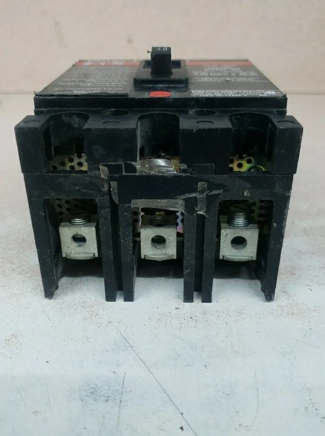 Автоматический выключатель FS340040A Cutler-Hammer Type FS Circuit Breaker 3 Pol