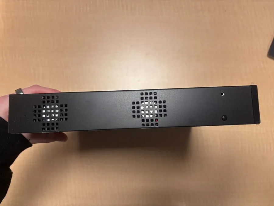 Точка доступа Wi-Fi SAMSUNG WDS-C8050/XAR Wec8050 Wireless LAN Controller — фото лота 1