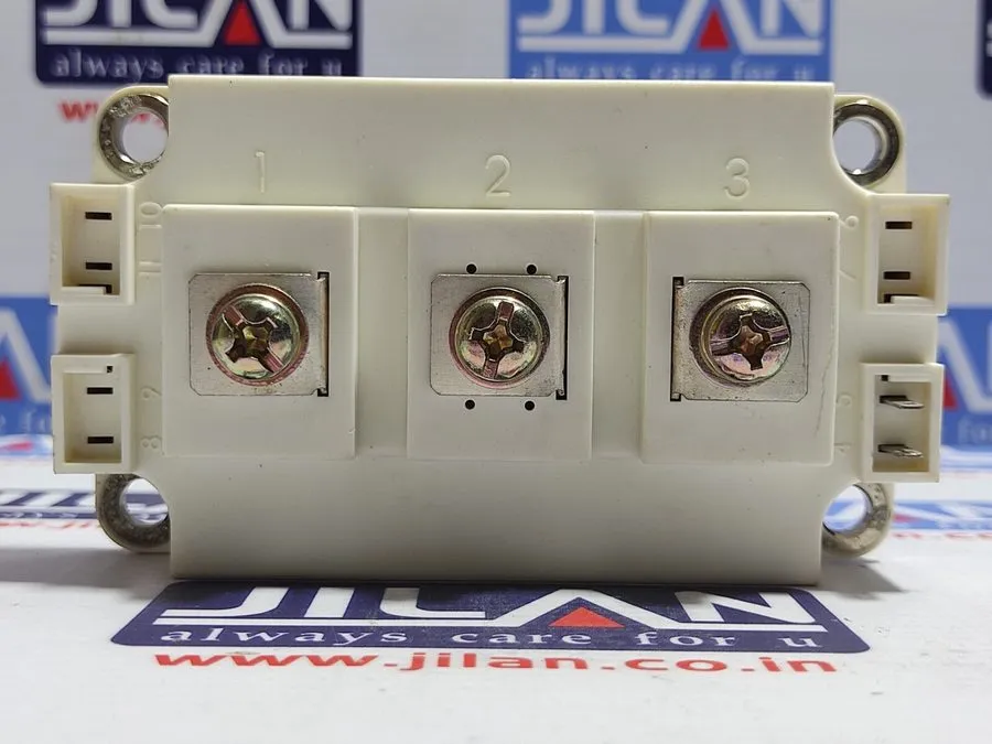 Силовой модуль IGBT SKM300GAR063D SEMIKRON IGBT MODULE [COSMETIC DAMAGE]