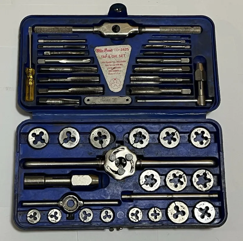 Режущий инструмент Blue Point TD-2425 Tap & Die Set 40 pc SAE NF NC USA