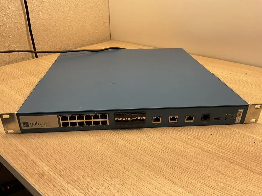Межсетевой экран Palo Alto PA-3050 12-Port Gigabit Ethernet Security/Firewall Ap