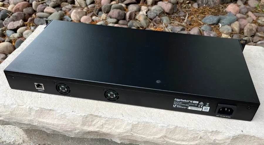 Коммутатор Ubiquiti EdgeSwitch 16 150W ES-16-150W 16-Port PoE+ Network Switch