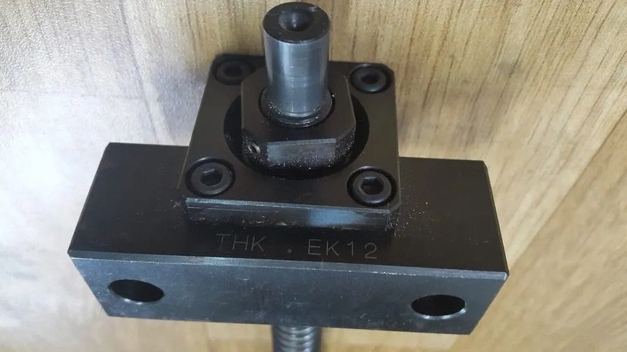 Шарико-винтовая передача THK BTK1605+470mm EK12+EF12 nut bracket right helix Rol