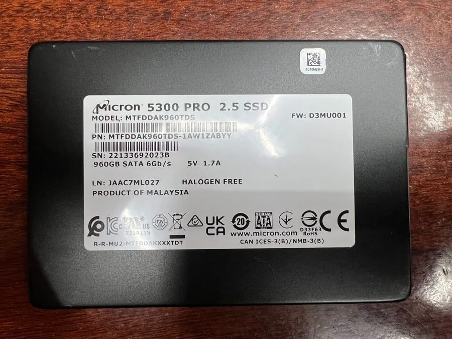SSD-накопитель Micron 5300 PRO 960GB SATA 6Gbps Intensive RI SSD MTFDDAK960TDS-1