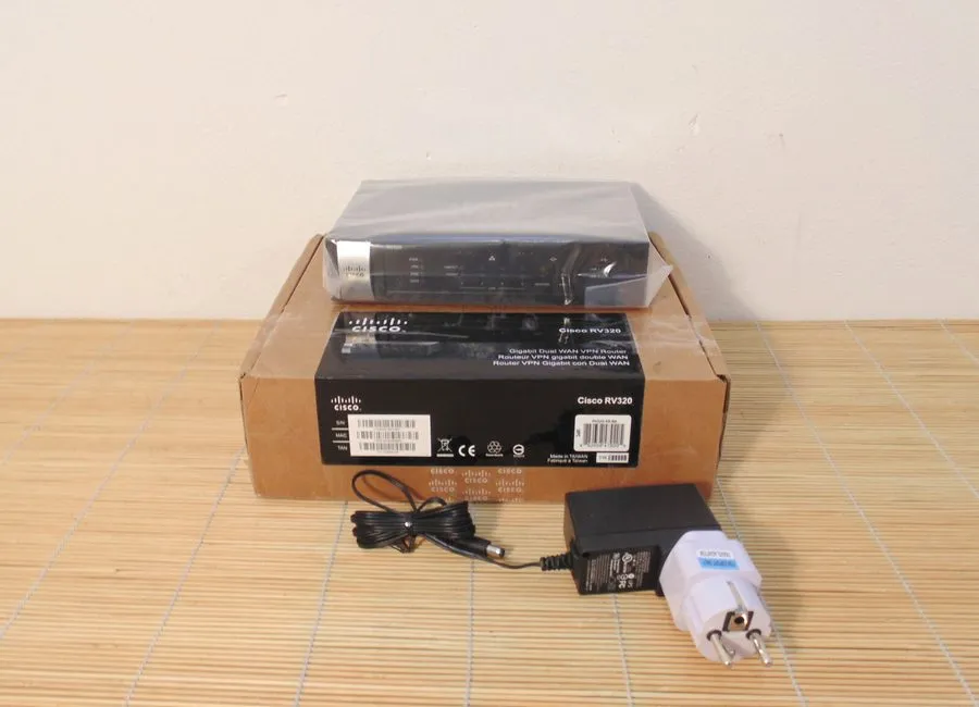Маршрутизатор Cisco RV320-K9 Dual Gigabit WAN VPN Router — фото лота 1