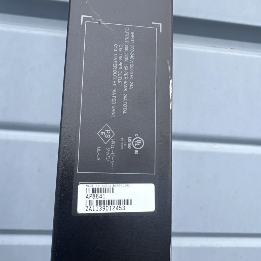 Блок розеток PDU APC AP8841 NetShelter Rack PDU Metered 0U 5.0kW 200V/208V 30A C — фото лота 2