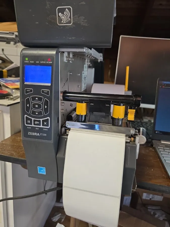Принтер этикеток Zebra ZT230 / Direct Thermal Label Printer / ZT23042-T01A00FZ