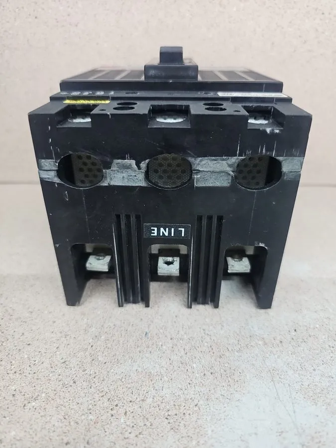 Автоматический выключатель GE TE TEL TEL134070 3 Pole 70 Amp 480v Circuit Breake — фото лота 2
