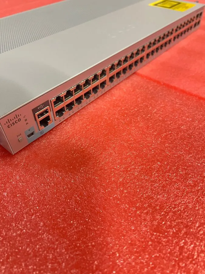 Коммутатор Cisco WS-C2960L-48TS-LL Catalyst 2960L Series 48x 1GB RJ-45 4x 1GB SF