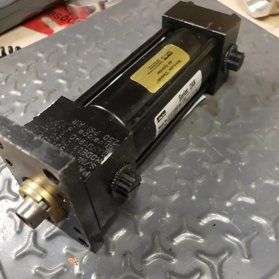Пневмоцилиндр Parker Pneumatic Cylinder Series 2AN Model 01.50 CJ2ANU19AC 7.00 2