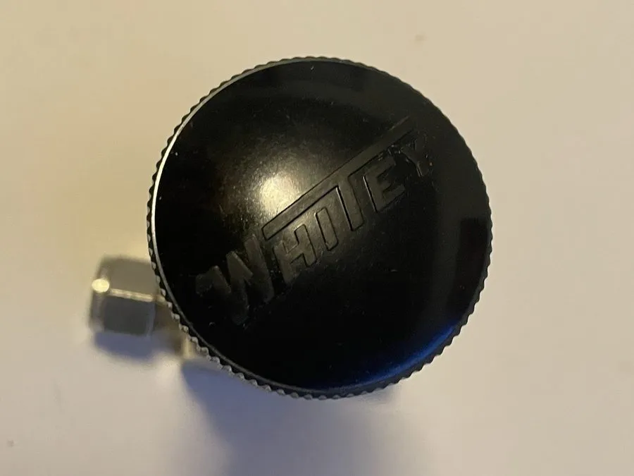 Клапан Whitey Swagelok SS-6VS6 3/16 SST Needle Valve 5000 PSI 3/8 OD Ends — фото лота 2