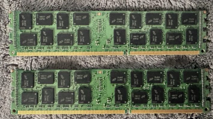 Модуль памяти Micron 8GB PC3-10600R DDR3-1333 ECC Server Memory RAM MT36JSF1G72P — фото лота 1