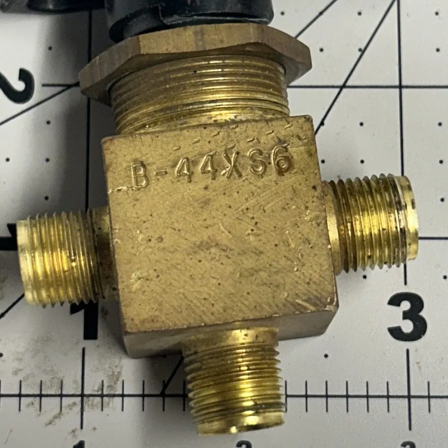 Клапан Brass swagelok valve B-44XS6 1/2 in tube OD — фото лота 4