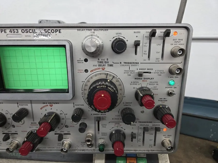 Осциллограф Tektronix Type 453 2-Channels 50 MHz Portable Oscilloscope — фото лота 1