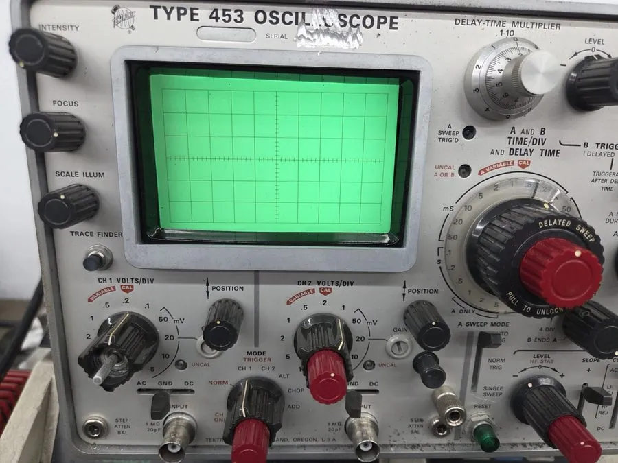Осциллограф Tektronix Type 453 2-Channels 50 MHz Portable Oscilloscope — фото лота 2