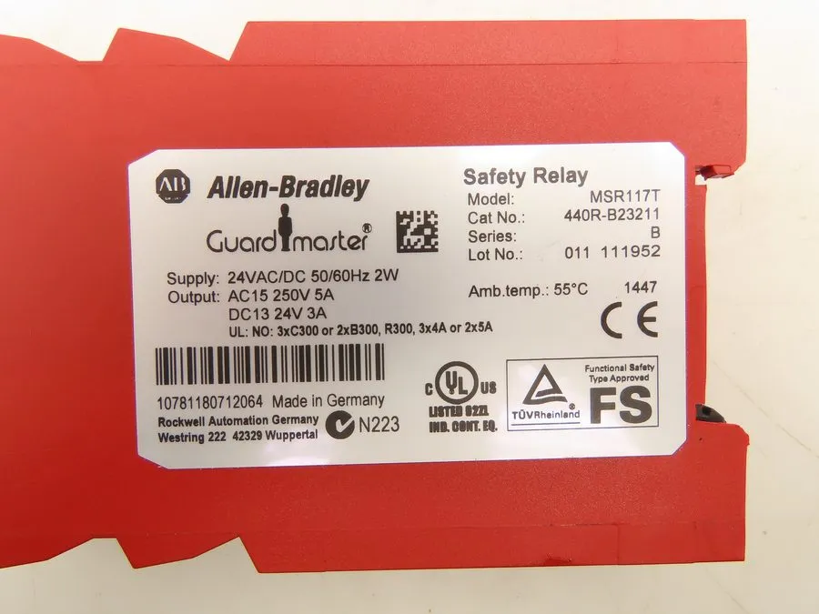 Реле безопасности Allen-Bradley 440R-B23211 Safety Relay 24V AC/DC Model MSR117T