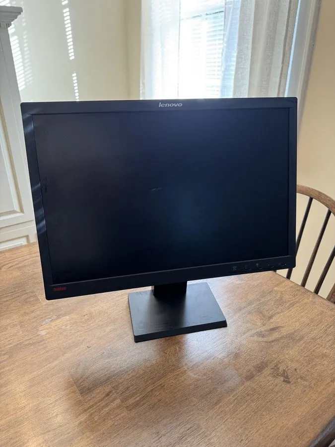 Монитор Lenovo ThinkVision L2250pwD 22” Widescreen LCD Monitor 1680x1050 VGA & D — фото лота 1