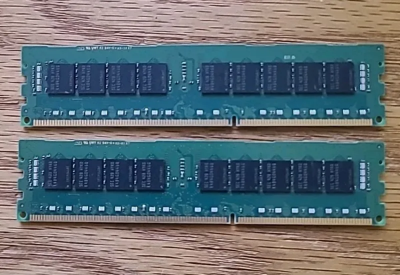 Модуль памяти SAMSUNG M393B1G70QH0-YK0 16GB (2X8GB) PC3-12800R RDIMM SERVER RAM.