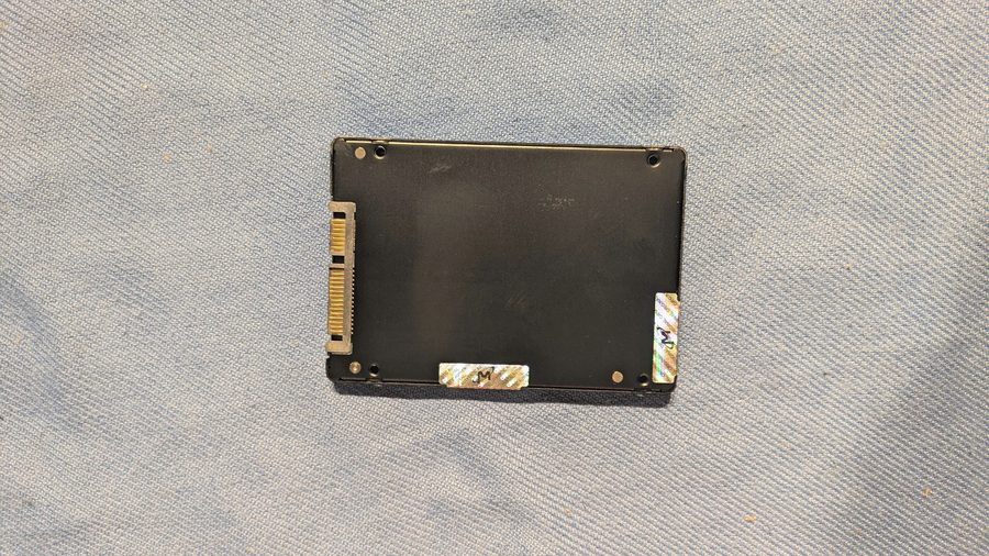 SSD-накопитель Micron 5300 MAX 240GB 2.5" SATA SSD Enterprise 6Gb/s MTFDDAK240TD — фото лота 1