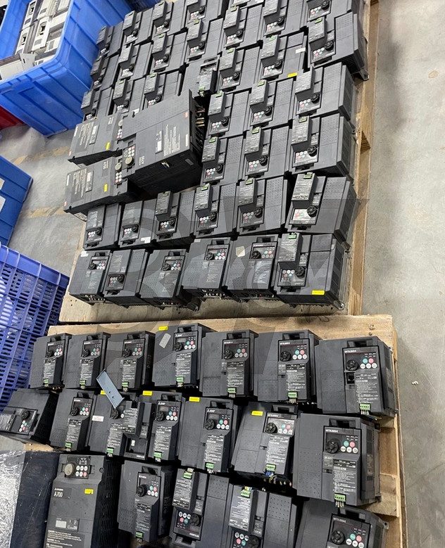 Частотный преобразователь Mitsubishi Inverter FR-A740-30K-C9