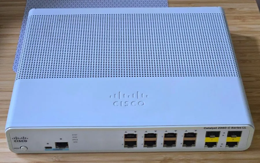 Коммутатор Cisco (WS-C2960C-8TC-S) 8-Ports Ethernet Switch
