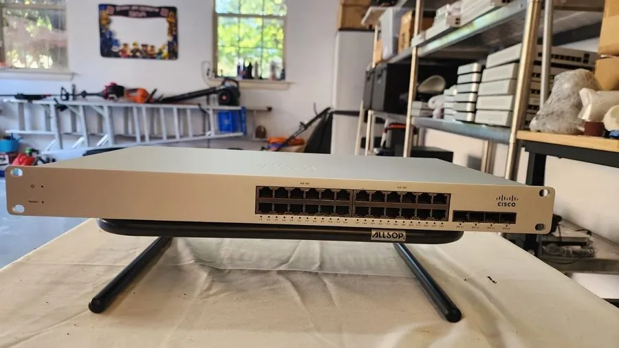 Коммутатор Cisco Meraki MS220-24P 24-Port PoE Gigabit Managed Switch Rackmount G