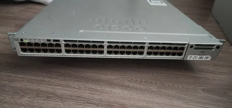 Коммутатор Cisco WS-C3850-48PW-S 48-Port PoE IP Wireless LAN Switch NM-2-10G — фото лота 2