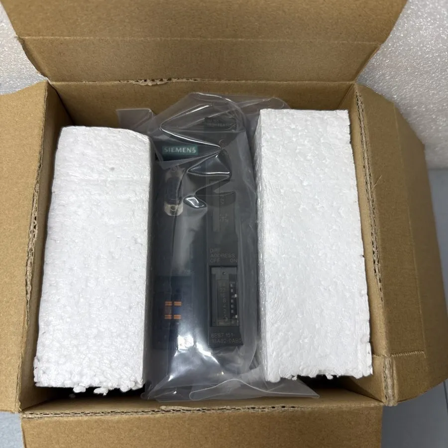 Модуль ввода-вывода 1x Siemens SIMATIC ET 200S IM151-1 + PM-E + 2x DO Station (1
