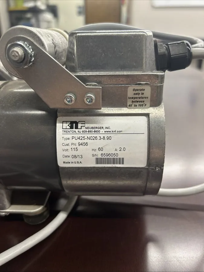 Насос KNF Neuberger Vacuum Pump PU425-N026.3-8.90 — фото лота 1