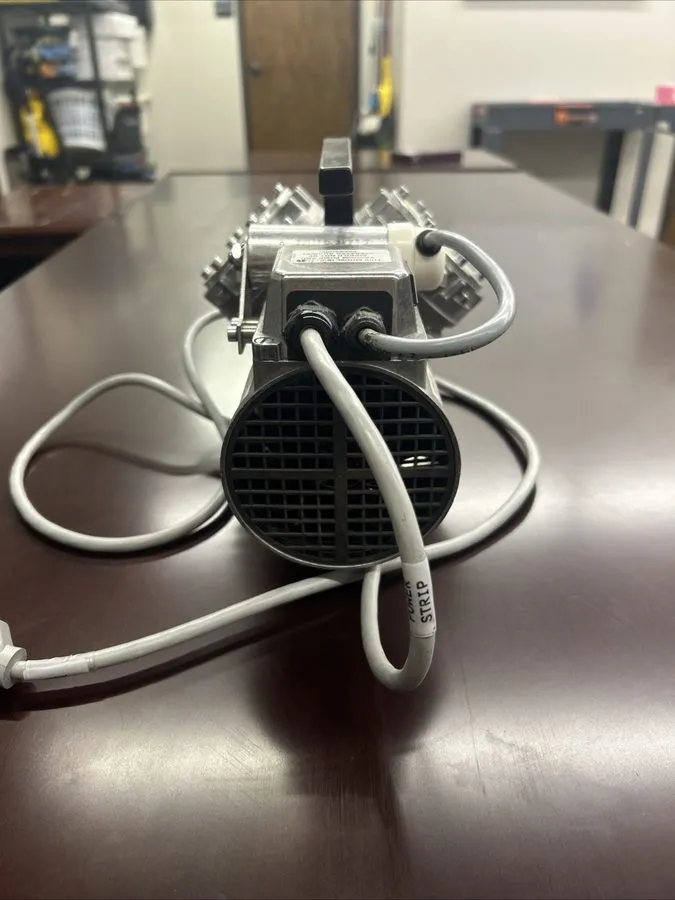 Насос KNF Neuberger Vacuum Pump PU425-N026.3-8.90 — фото лота 2
