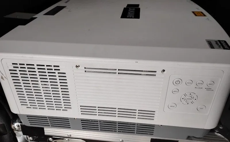 Проектор NEC NP-PA653UL 6,500 Lumen Laser Projector w/ NP41ZL Zoom Lens — фото лота 3