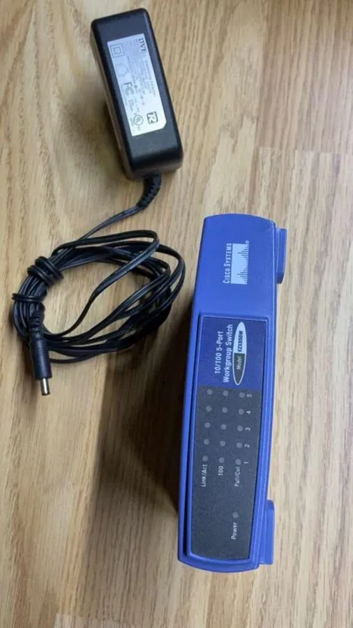 Коммутатор Cisco Linksys 10/100 5-Port Workgroup Switch Model: EZXS55W