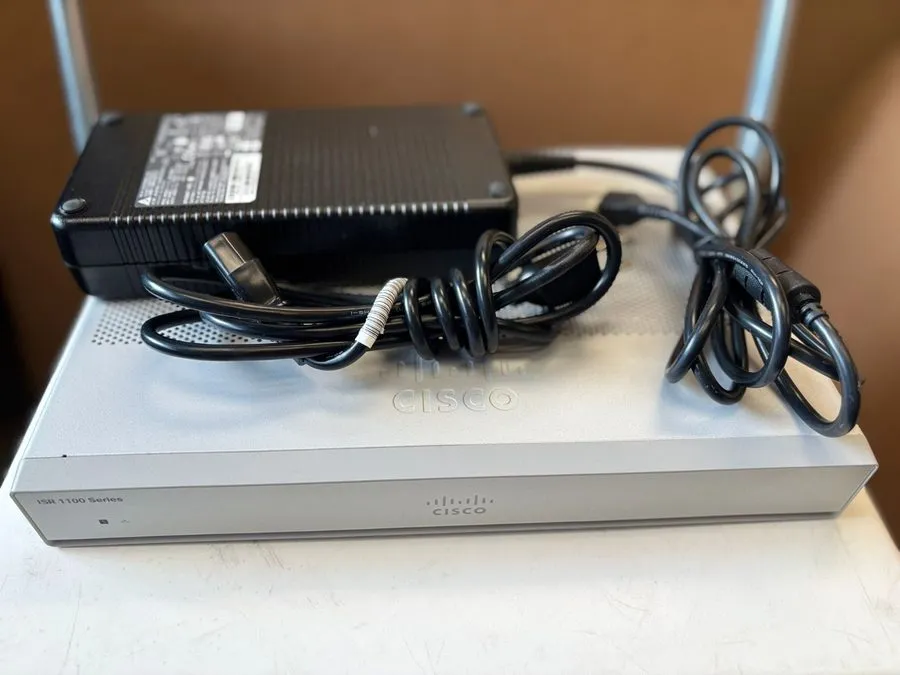 Маршрутизатор Cisco ISR C1111X-8P ISR 1100 8Port Gigabit Integrated Services Rou