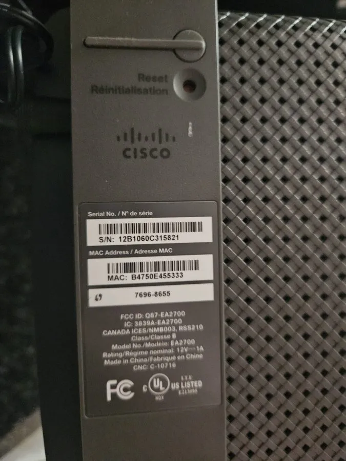 Маршрутизатор Cisco Linksys EA2700 300 Mbps 4-Port Gigabit Wireless N Router