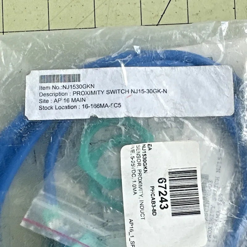 Датчик приближения PEPPERL+FUCHS NJ15-30GK-N 106486 INDUCTIVE PROXIMITY SENSOR — фото лота 1