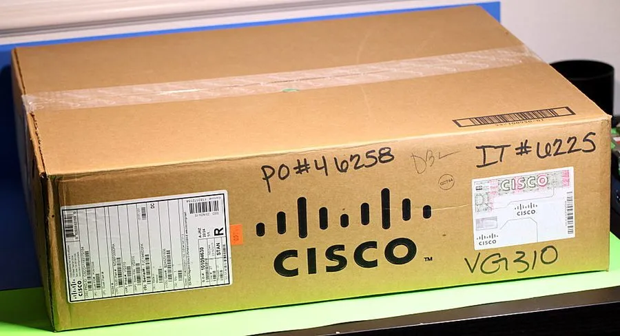 VoIP-шлюз Cisco VG310 24-Port Analog Voice Over IP Gateway ( UNIT )