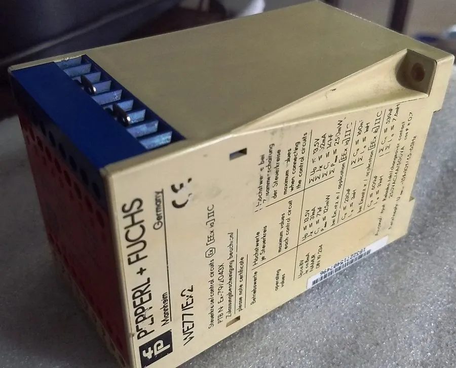 Коммутатор Pepperl & Fuchs WE 77/Ex2 Switch Isolator with Relay 110/120V