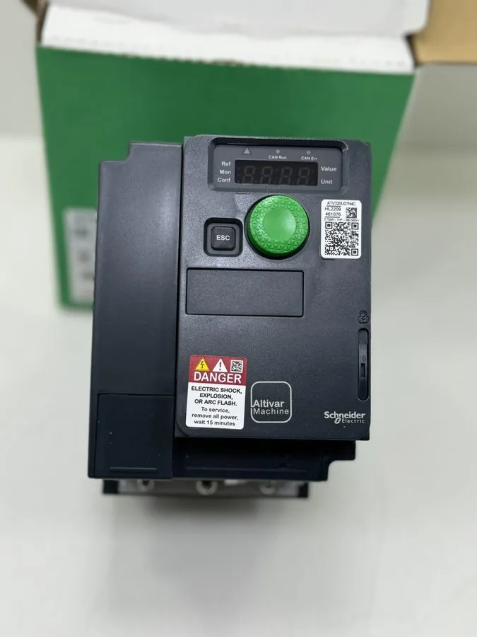 Частотный преобразователь Schneider Electric Altivar 320 AC Drive ATV320U07N4B 0