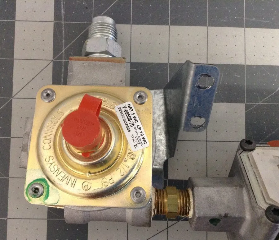 Трубопроводная арматура GE Oven Range Pressure Regulator Assembly WB21X33225 — фото лота 1
