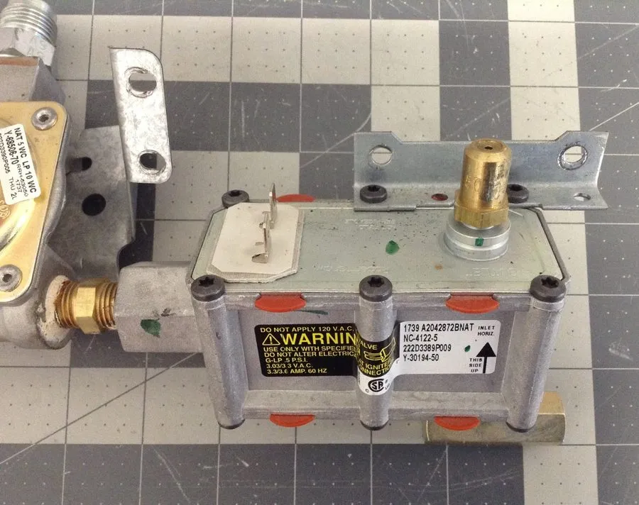 Трубопроводная арматура GE Oven Range Pressure Regulator Assembly WB21X33225 — фото лота 2