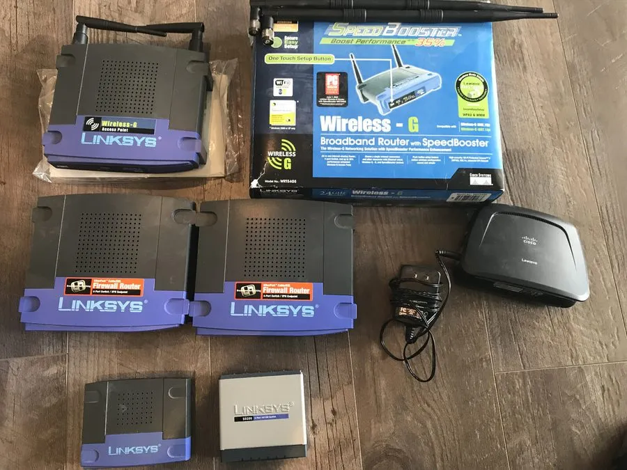 Маршрутизатор Linksys WRT54GS 54 Mbps 4-Port 10/100 Wireless G Router v7