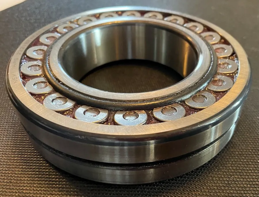 Подшипник NSK SPHERICAL ROLLER BEARING 22218EAE4C3