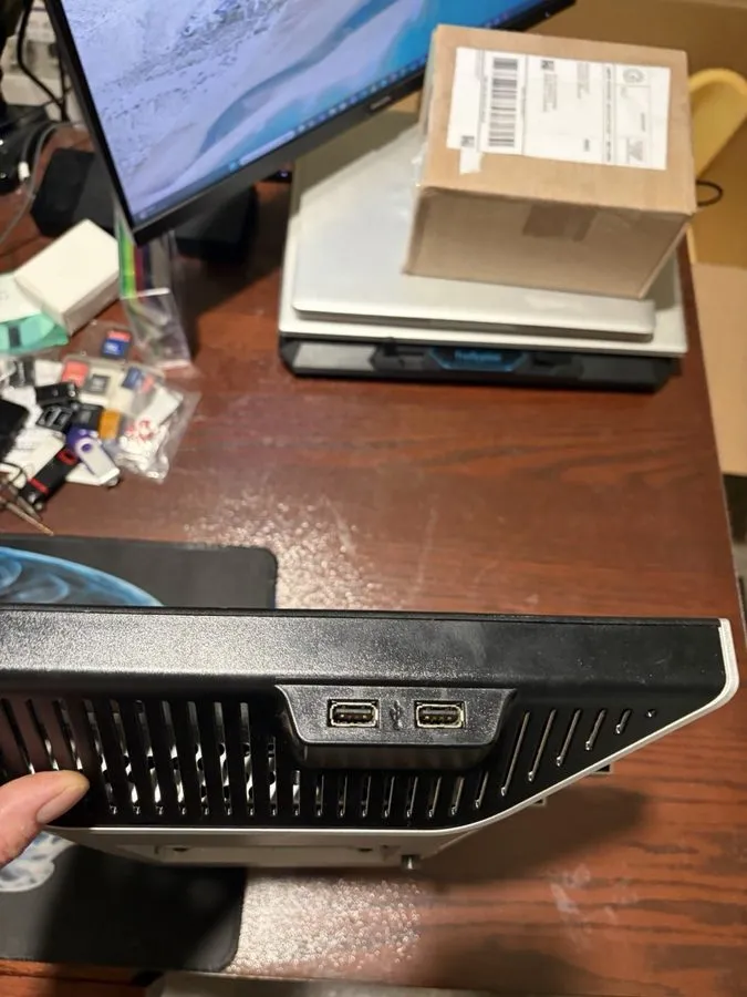 Монитор Vintage Dell UltraSharp 1707FPt 17" Swivel LCD PC Monitor Retro Gaming — фото лота 2